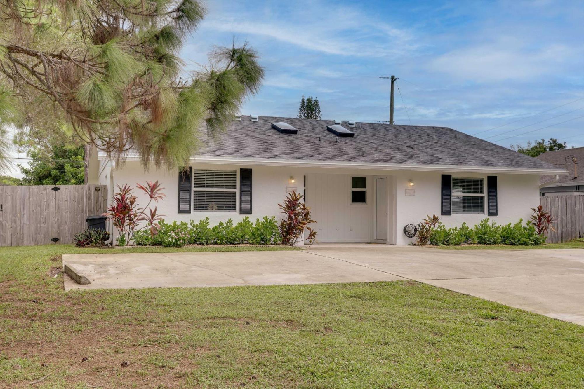 Jupiter Townhome With Patio And Yard About 6 Mi To Beach! Экстерьер фото
